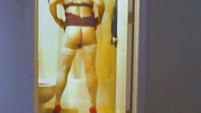 ຜິວເນື້ອສີຂາວ kisses lovers ຂອງນາງ cock ແລະນາງໄດ້ຮັບການບ່ວງ